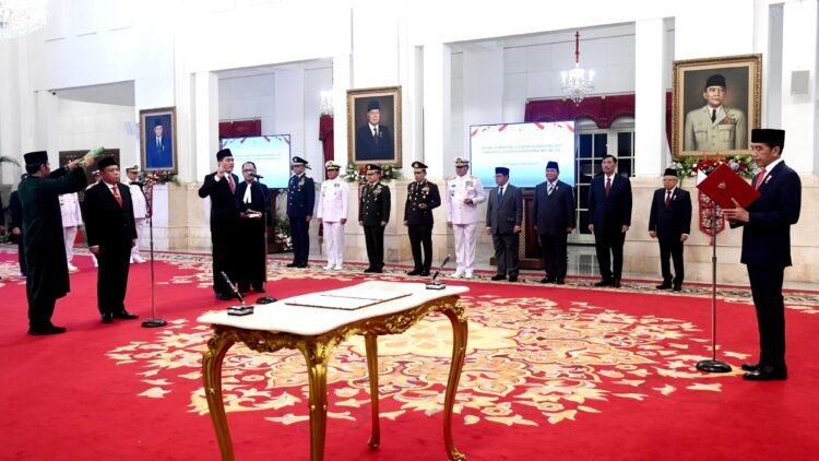 Presiden Jokowi Lantik Kepala Bakamla dan Kepala Barantin