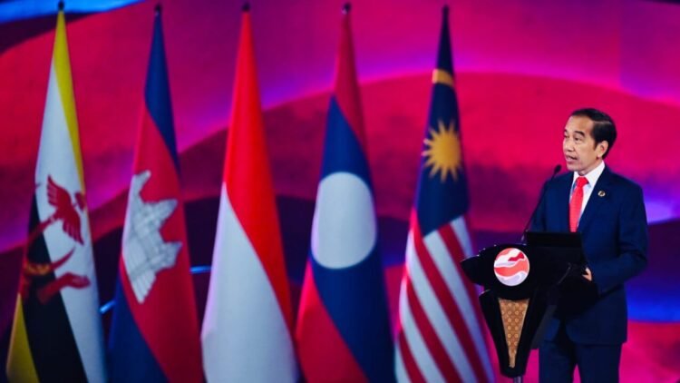 Presiden Jokowi Tegaskan Terpeliharanya Kesatuan ASEAN pada Pembukaan KTT Ke-43 ASEAN