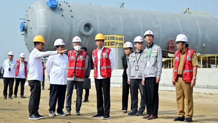 Presiden Jokowi Tinjau Pembangunan Industri Petrokimia di Cilegon