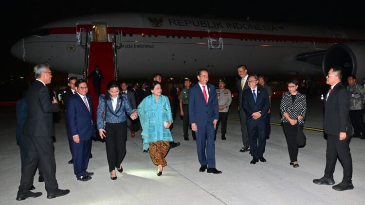 Presiden Jokowi dan Ibu Iriana Tiba di Tanah Air Usai Hadiri KTT G20 India