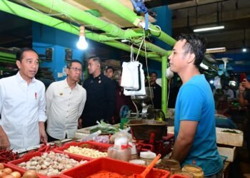 Presiden Tinjau Harga Komoditas Pangan di Pasar Jatinegara