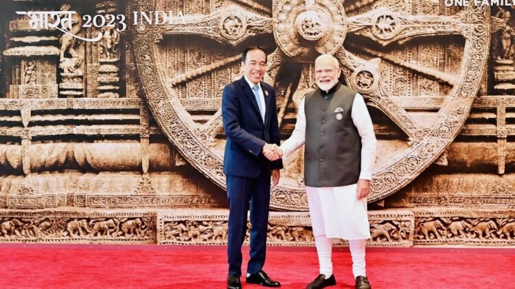 Tiba di Bharat Mandapam, Presiden Jokowi Disambut Langsung oleh PM Modi