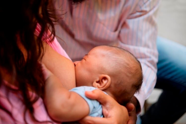 Anti Panik Atasi Sembelit pada Bayi ASI