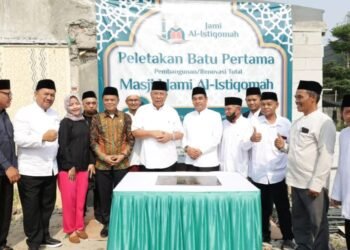 Benyamin Letakan Batu Pertama Pembangunan Masjid Jami Al-Istiqomah