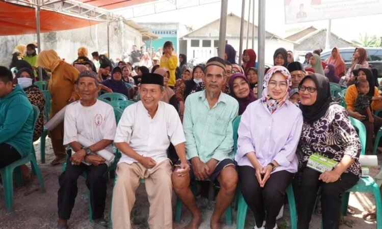 Airin Rachmi Diany Hadiri Kegiatan Bakti Sosial Pengobatan Gratis di Masyarakat