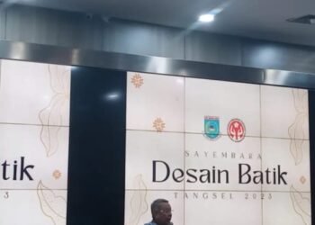 7 Finaslis Peserta Sayembara Desain Batik Tangsel 2023 Paparkan Karyanya di Hadapan Wali Kota Benyamin