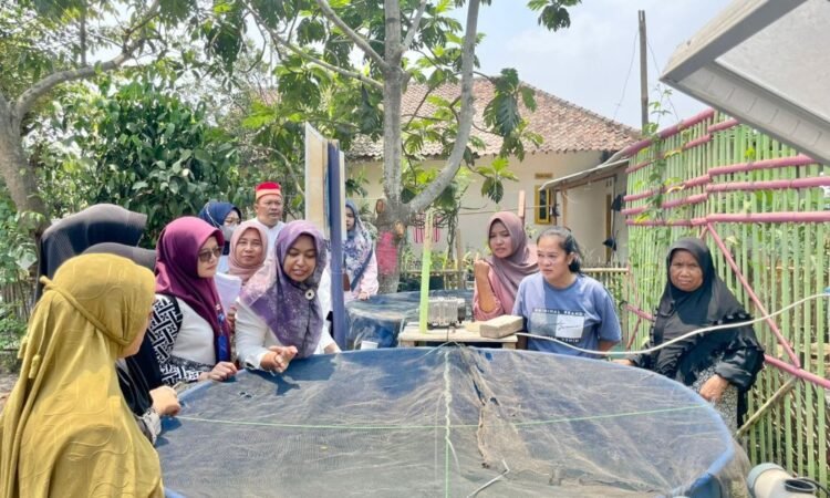 Dinas Perikanan Kabupaten Tangerang Bina Kelompok Pengolah Ikan di Desa Kemuning Pasir Ampo
