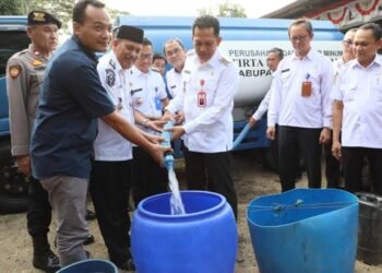 Pj Bupati Puji Bakti Sosial Penyaluran Bantuan Air Bersih PWI Kabupaten Tangerang