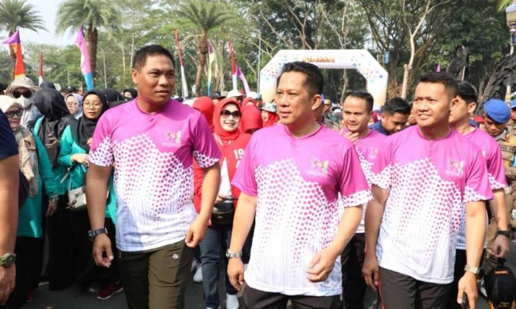 Pj Bupati Tangerang Lepas Gerak Jalan Santai HUT Ke-391 Kabupaten Tangerang