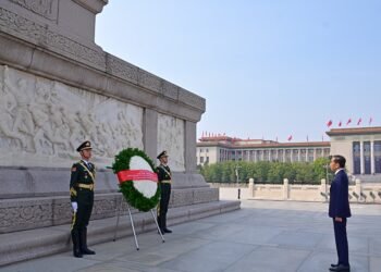Presiden Jokowi Kunjungi Monumen Pahlawan Rakyat di Beijing