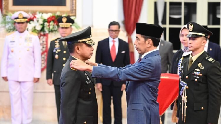 Presiden Jokowi Lantik Agus Subiyanto sebagai KSAD di Istana Negara