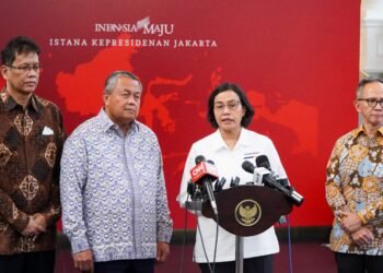 Presiden Jokowi Terima Laporan Perkembangan Situasi Perekonomian Global dari KSSK