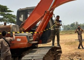Satpol PP Kabupaten Tangerang Hentikan Aktivitas Gali Uruk di Kecamatan Gunung Kaler