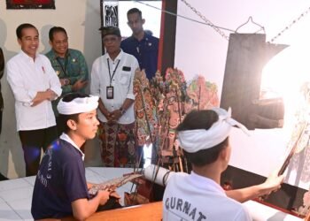 Tinjau SMKN 3 Sukawati, Presiden: Relevan dengan Potensi Pariwisata Bali
