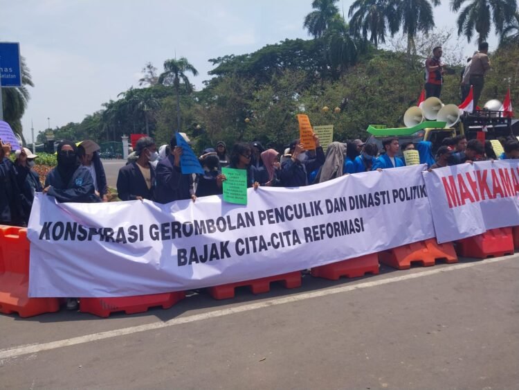 Konstitusi Diakali, Front Mahasiswa Demokrasi Reformasi: Nasib Rakyat Dipermainkan Demi Nafsu Kekuasaan
