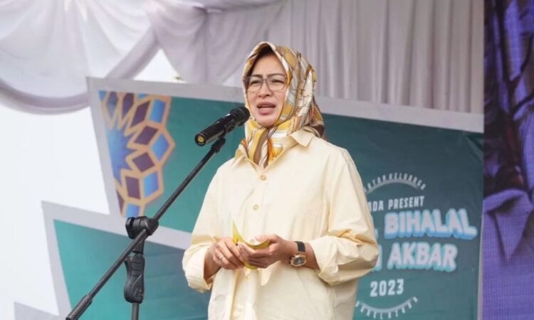 Airin Rachmi Diany Sampaikan Pentingnya Keterampilan Bagi Santri