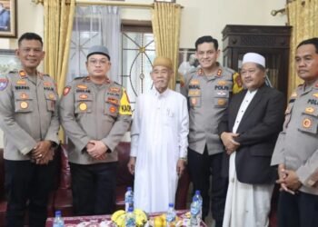 Kapolres AKBP Faisal Febrianto Silaturahmi ke Kediaman Ketua MUI Tangsel