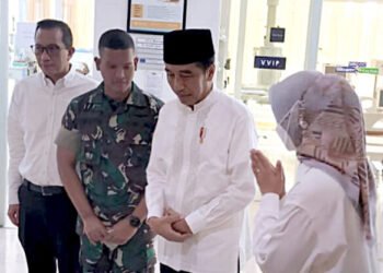 Presiden Jokowi Jenguk Doni Monardo di RS Siloam