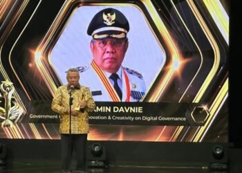 Wali Kota Tangsel Benyamin Raih Penghargaan Government Officer for Innovation & Creativity di People of The Year 2023