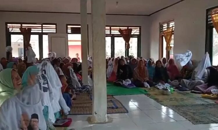 Relawan Almijan Kampanyekan Ganjar-Mahfud ke Ibu-ibu Pengajian