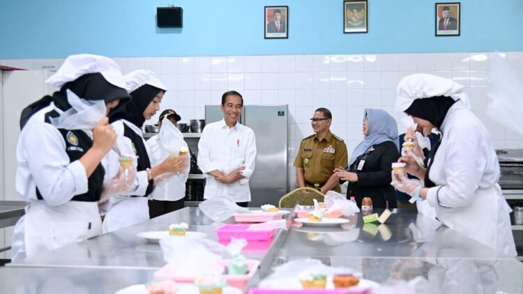 Apresiasi SMKN 3 Malang, Presiden Jokowi: Ini Terbaik Yang Pernah Saya Kunjungi