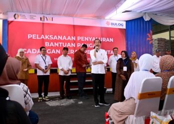 Bagikan Bantuan Pangan CBP, Presiden: Jika APBN Cukup Akan Dilanjutkan