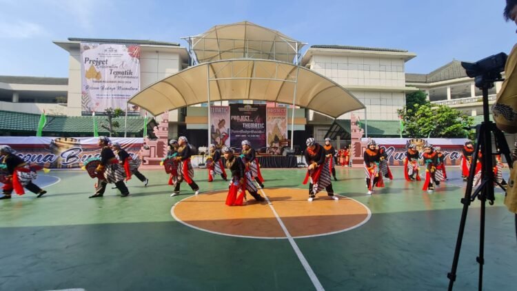 Berjalan Sukses, Pagelaran “Pesona Budaya Nusantara” SD Islam Al-Azhar BSD Berlangsung Meriah