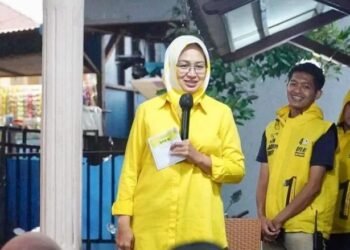 Airin Rachmi Diany Ajak Warga Jaga Kebersihan Lingkungan Saat Musim Hujan