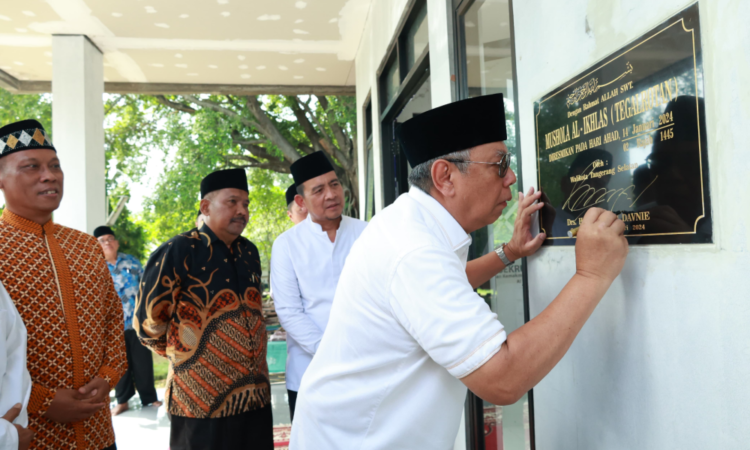 Benyamin Resmikan Musala Al-Ikhlas di Kelurahan Sawah Baru