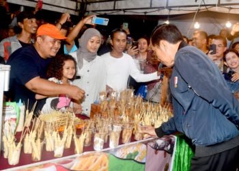 Malam Tahun Baru 2024, Presiden Jokowi Sapa Masyarakat di Kota Surakarta