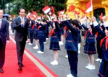 Presiden Jokowi Disambut Upacara Kenegaraan di Hanoi