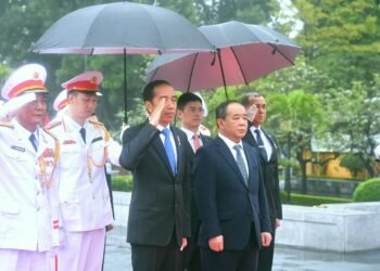 Presiden Jokowi Kunjungi Monumen Pahlawan dan Mausoleum Ho Chi Minh di Hanoi