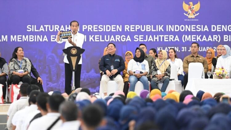 Presiden Jokowi Optimistis Jutaan Nasabah PNM Mekaar Naik Kelas