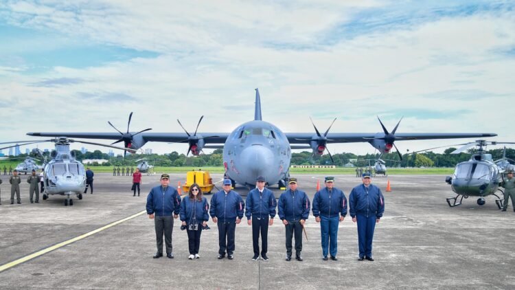 Presiden Jokowi Saksikan Penyerahan Pesawat Super Hercules dan Helikopter TNI AU