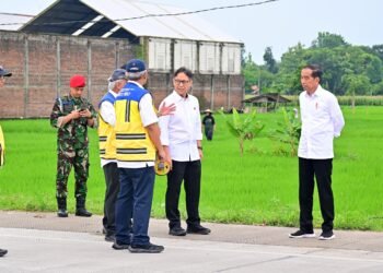 Presiden Jokowi Tinjau Ruas Jalan Surakarta-Gemolong-Purwodadi