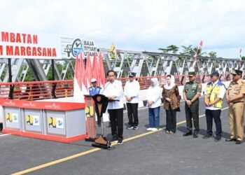 Resmikan Tiga Jembatan di Jawa Tengah, Presiden: Mobilitas Makin Aman dan Cepat