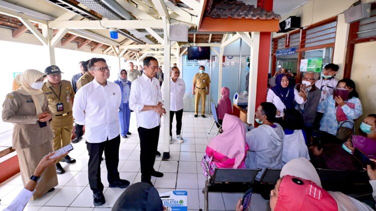 Tinjau Pelayanan Kesehatan di RSUD Salatiga, Presiden: Terus Diperbaiki
