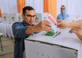 Pilar Gunakan Hak Pilihnya di TPS 28 Sutera Narada