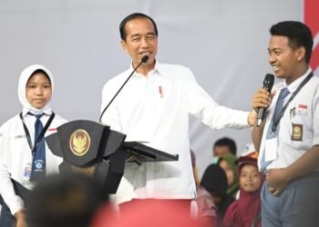 Berikan Bantuan PIP di Sukoharjo, Presiden Jokowi: Semangat Belajar Agar Bisa Kuliah
