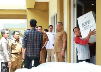 Pemilu 2024: Benyamin Nyoblos di TPS 19 Lengkong Karya, Pilar di TPS 28 Pakulonan