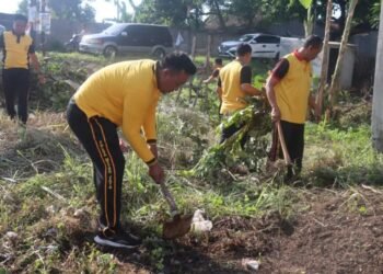Polres Tangsel Gelar Bersih-bersih Lingkungan dan Tempat Ibadah