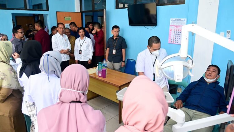 Presiden Jokowi Tinjau Fasilitas dan Pelayanan BPJS di RSUD Dr. H. Kumpulan Pane