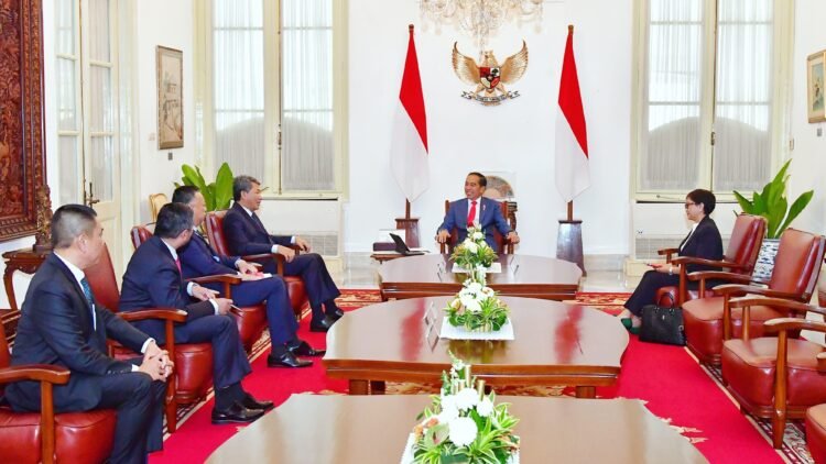 Terima Kunjungan Menlu Malaysia, Presiden Jokowi Bahas Isu Bilateral hingga Internasional