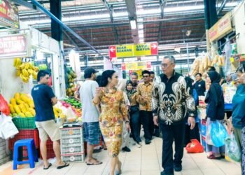 Benyamin Bersama Komisi IX DPR RI Tinjau Pasar Modern BSD, Pastikan Makanan dan Minuman Aman Dikonsumsi