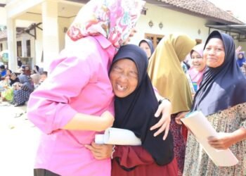 Emak-emak di Lebak Kagumi Keramahan Airin