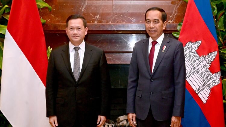 Presiden Jokowi Tingkatkan Kerja Sama dengan Kamboja Saat Bertemu PM Hun Manet