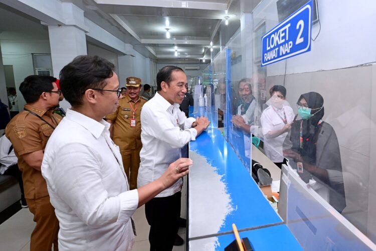 Presiden Jokowi Tinjau Fasilitas dan Layanan Kesahatan di RSUD Mokopido Tolitoli