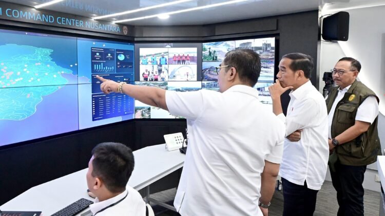 Presiden Jokowi Tinjau Pusat Komando IKN dan Studio Mini TVRI