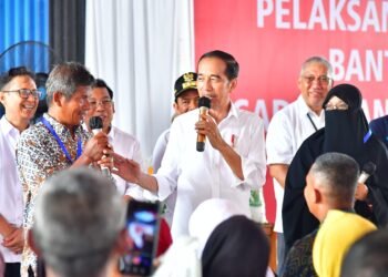 Presiden Jokowi Ungkap Tantangan Pangan Nasional Saat Serahkan Bantuan Pangan di Labuhanbatu