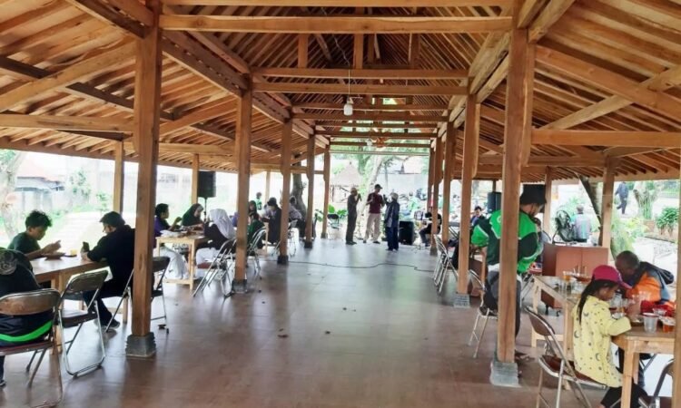 Gereja Santo Barnabas Paroki Pamulang Tangsel Gelar Rabu Berkat